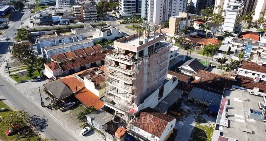Cobertura duplex com 03 suítes e 02 vagas em caiobá!