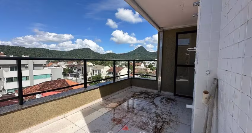 Coberturas duplex com 02 quartos em Caiobá.