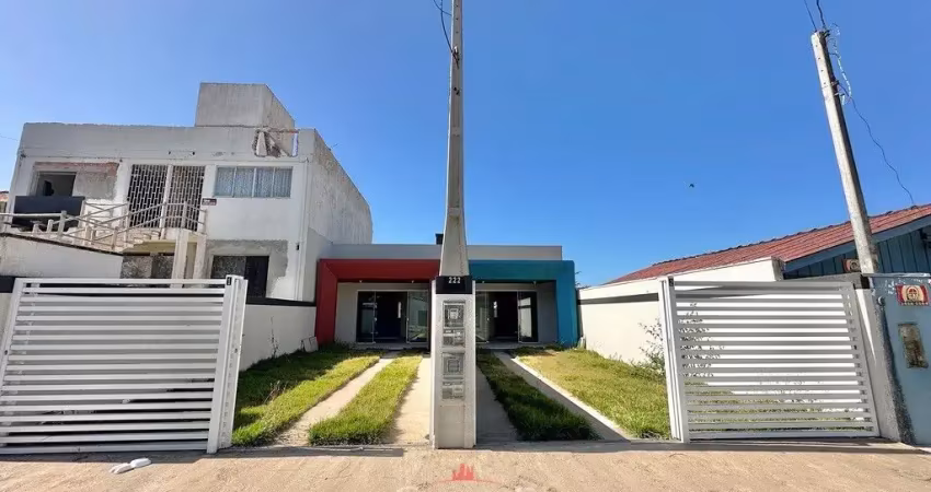 Casas a poucas quadras do Mar em Matinhos