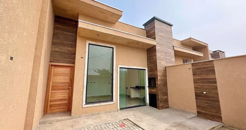 Casa nova com 03 dormitórios a venda em Matinhos