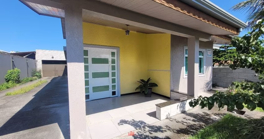 Casa com 02 quartos a venda em Matinhos