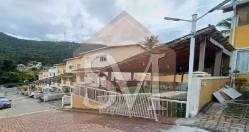 Casa triplex de luxo na taquara: 4 quartos, 2 suítes, 104m², 1 vaga em condomínio com infraestrutura completa.