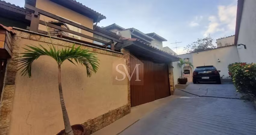 Casa duplex de 3 quartos com suíte no pechincha - oportunidade imperdível de venda!