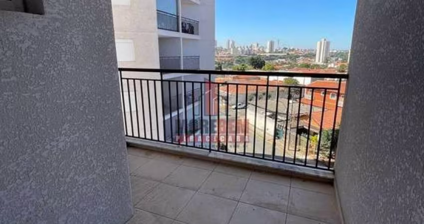 Apto 2 dorms, suite, varanda e lazer de clube