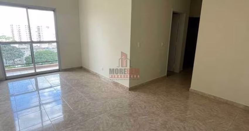 3 dorms, suíte, elevador e lazer com piscina. Ha 2 quadras da Av Independência