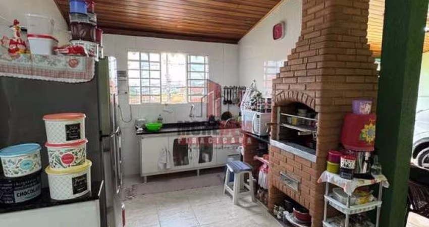 Casa com amplo terreno no Jaraguá - 2 dorms e espaço gourmet