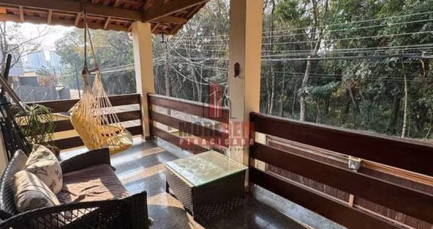 Casa no Parque Santa Cecília, 3 dorms, suite, quintal e edícula, elevador
