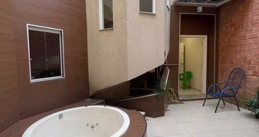Linda casa com 4 dorms, suite, espaço gourmet, ofurô em rua tranquila