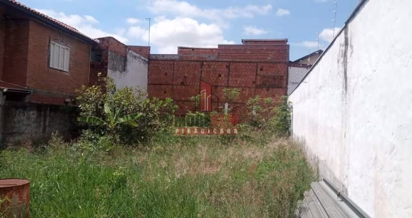 Terreno à Venda no Bairro Santa Rita com 250 m²