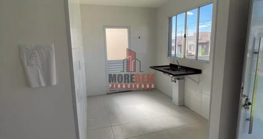 Casa de 2 dorms em condomínio fechado
