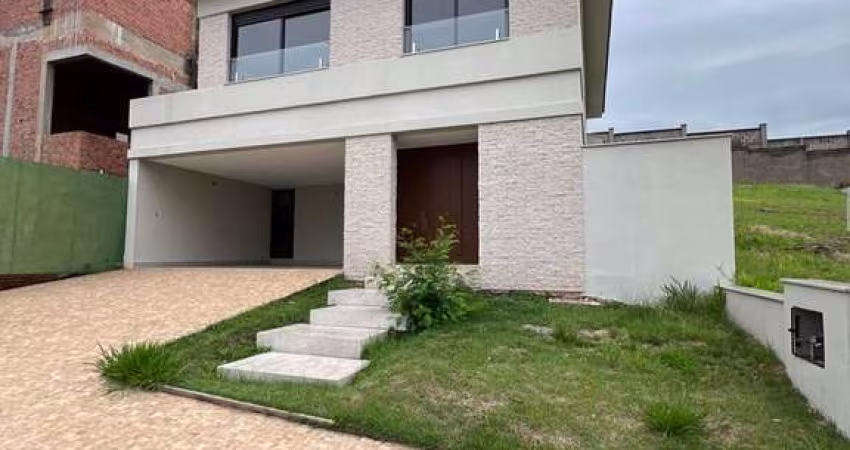 Lindo Sobrado no Condominio Damha 1 com 243m², 3 Suítes, 1 Closet e Piscina