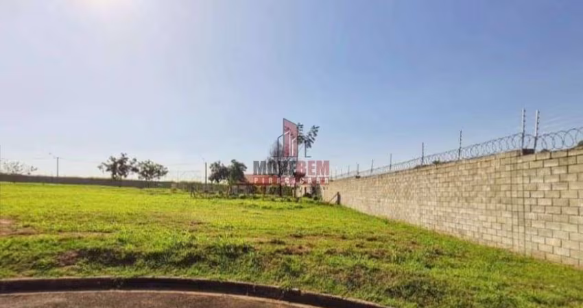 Lote em condomínio com 454m2 e ótima topografia.