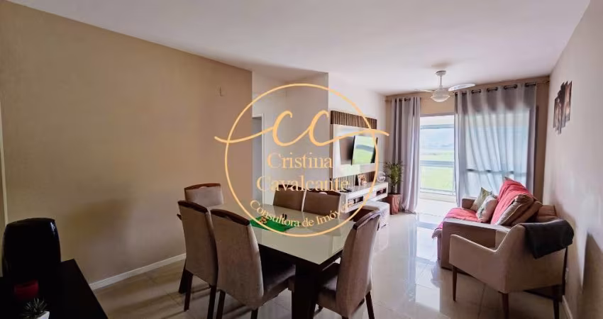 Rg Personal: Apartamento à venda 3 quartos, 1 suíte, 91 m² no Recreio dos Bandeirantes, RJ. Varanda com cortina de vidro e vista livre.