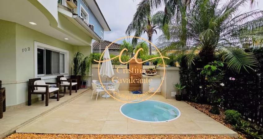 Imóvel de Luxo em Vargem Pequena: Casa Triplex à Venda com 4 Quartos, 2 Suítes, 220m², Piscina e Área Gourmet