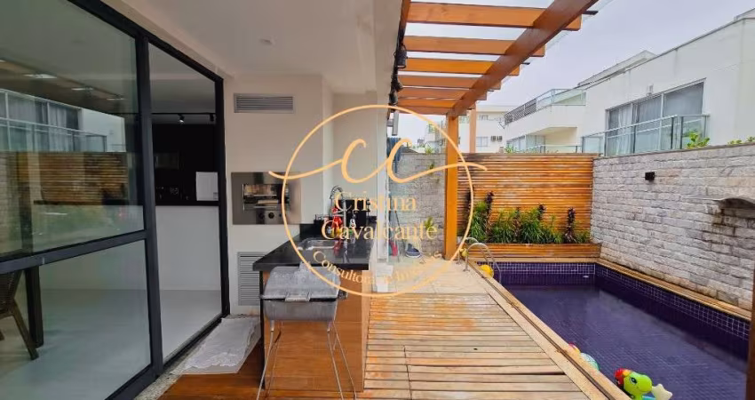 Oportunidade única! Casa triplex no Recreio dos Bandeirantes-RJ: 4 quartos, 3 suítes, 192m², piscina e varanda gourmet.