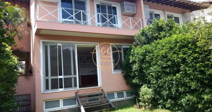 Casa triplex à venda no recreio dos bandeirantes, rio de janeiro - 3 quartos, 3 suítes, 236m², 2 vagas, quintal