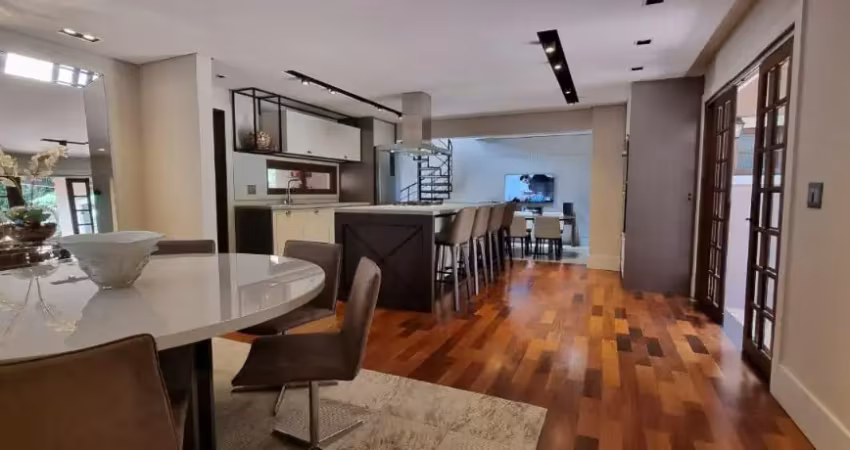 Casa térrea reformada em santa felicidade - com um amplo quintal