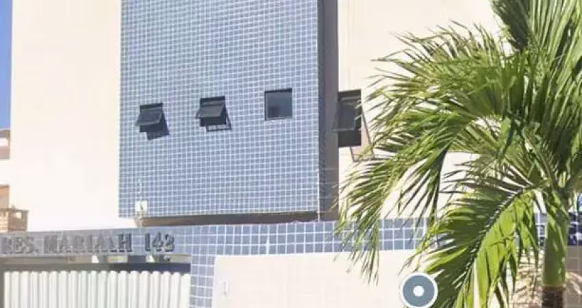 Térreo com área privativa a 400 metros do mar, no melhor do bessa!!!
