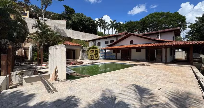 Casa com vista panorâmica à venda - 5 quartos 3 com suítes - 6 vagas - piscina