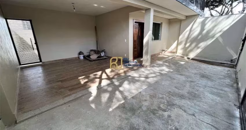Casa linear à venda - 3 quartos 1 com suíte - 2 vagas - reformada - santa mônica