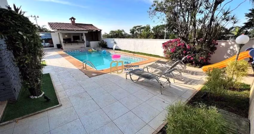 Casa à venda - 5 quartos sendo 3 suítes - 6 vagas - piscina - bandeirantes