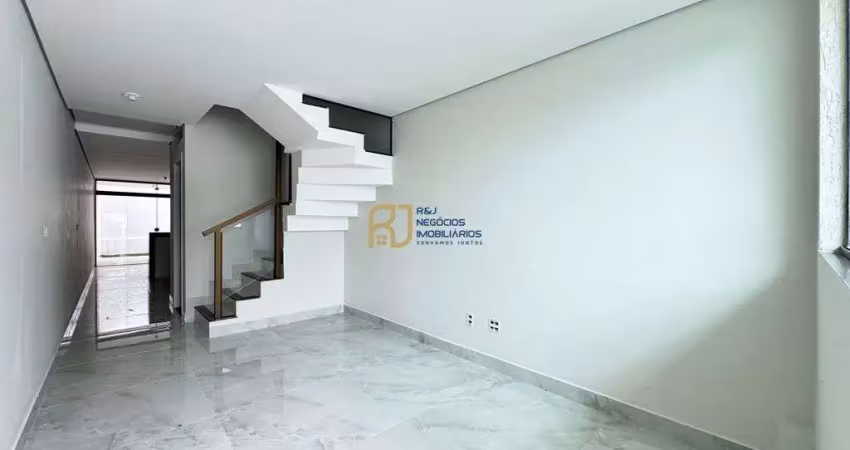 Casa geminada à venda - 2 quartos sendo 1 suíte - 2 vagas - 100m² - candelária