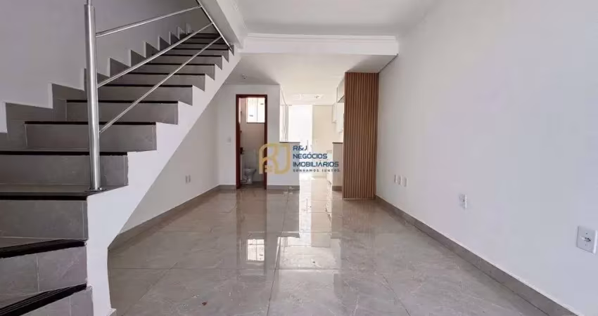 Casa geminada à venda - 2 suítes - 1 vaga - 88m² - área externa - piratininga bh
