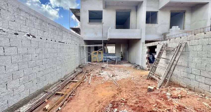 Casa geminada à venda - 4 quartos sendo 1 suíte - 4 vagas - bairro santa amélia