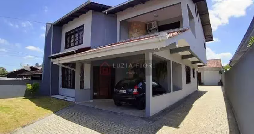 Casa  averbada à  venda  no bairro costa e silva - joinville/sc  parte inferior: * sala de tv,  sala de jantar, cozinha, 1  suíte, despensa,  edícula
