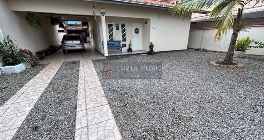 Casa comercial e residencial averbada,  a venda  no bairro fátima - joinville/sc,  no valor de r$510.000,00  residência em alvenaria com 106 m² privat