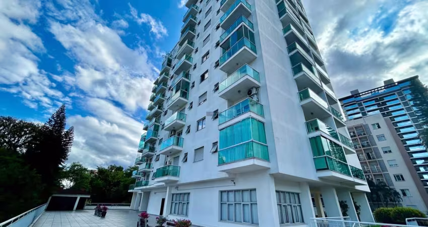Apartamento à venda no centro de Joinville-SC,  Rua Roberto Koch.  Com 136m2 privativos,  distribuídos em 1 suíte + 2 dormitórios,  ampla sala  de est