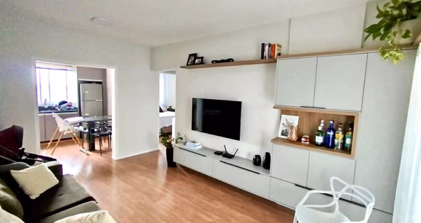 Apartamento à venda no bairro Costa e Silva - Joinville-SC.  80,35m2 de área privativa; 2 garagens; 3 dormitórios, sendo 1 suíte; Sacada com churrasqu