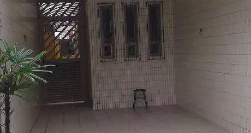 Casa com 3 dormitórios à venda, 160 m² por R$ 950.000,00 - Campo Grande - Santos/SP