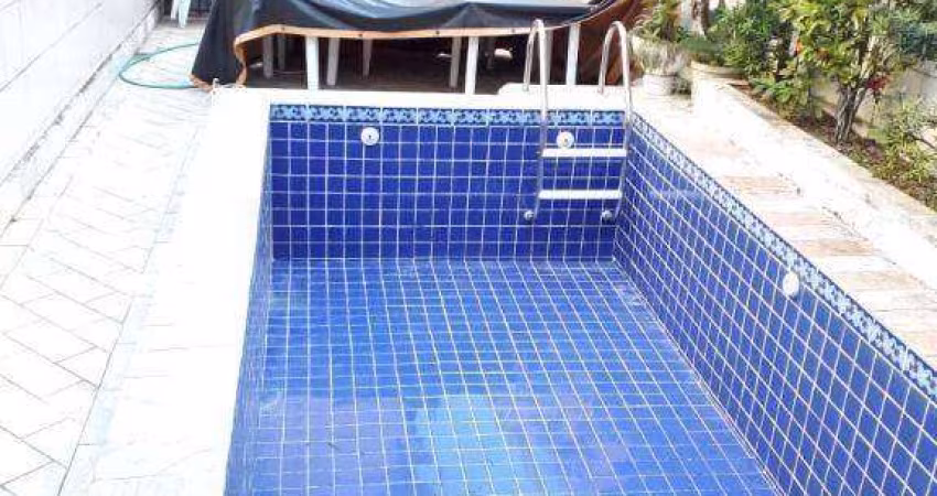 Casa com 3 dormitórios à venda, 219 m² por R$ 1.300.000,00 - Campo Grande - Santos/SP