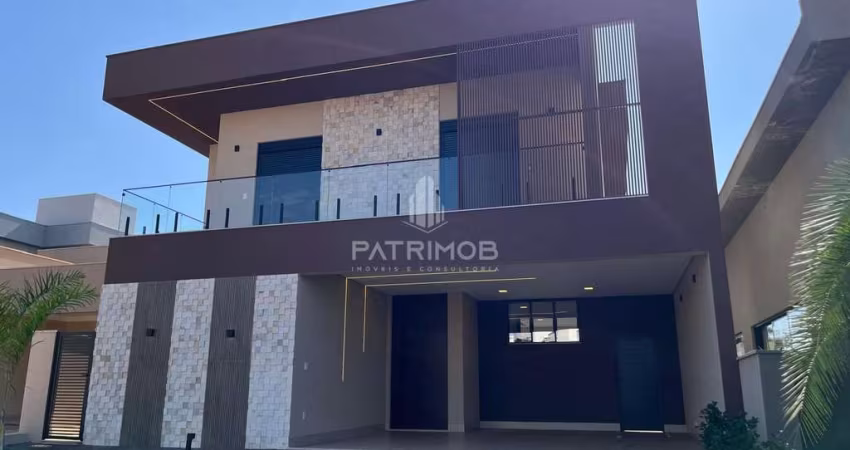 Lindo Sobrado c/ 03 suítes e um amplo quintal - em Condomínio Quinta dos Ventos