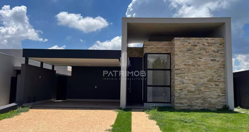 Casa Térrea 204,73m² com 3 suítes, escritório e piscina em Condomínio Alto do Castelo.