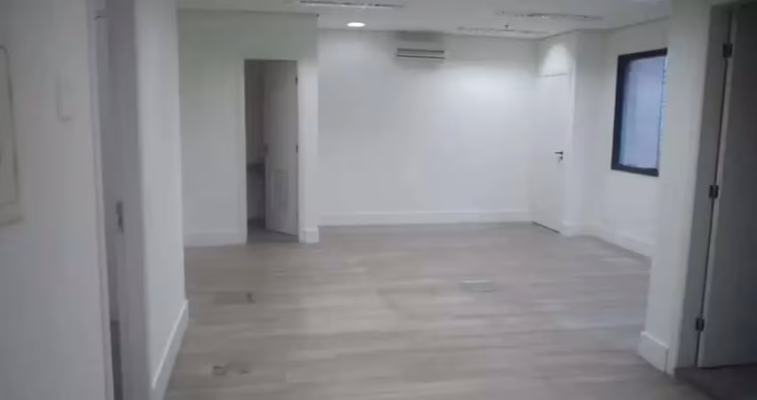 Conjunto comercial para locação em são paulo, vila olímpia, 2 banheiros, 1 vaga