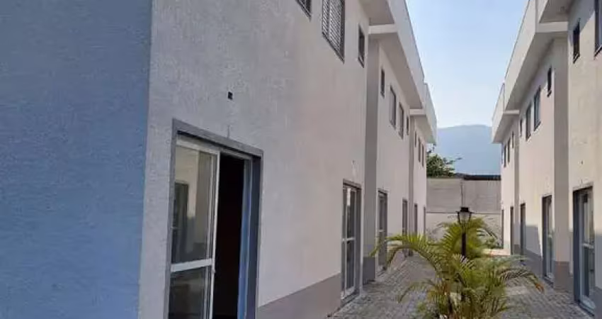 Sobrados com 3 dormitórios a poucos metros da praia da tabatinga