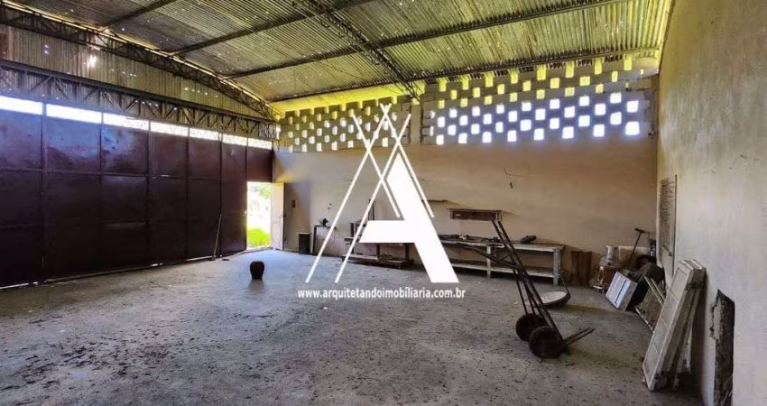 Galpão de 250 m2 , próximo da rodovia Rio Bahia no Fisher