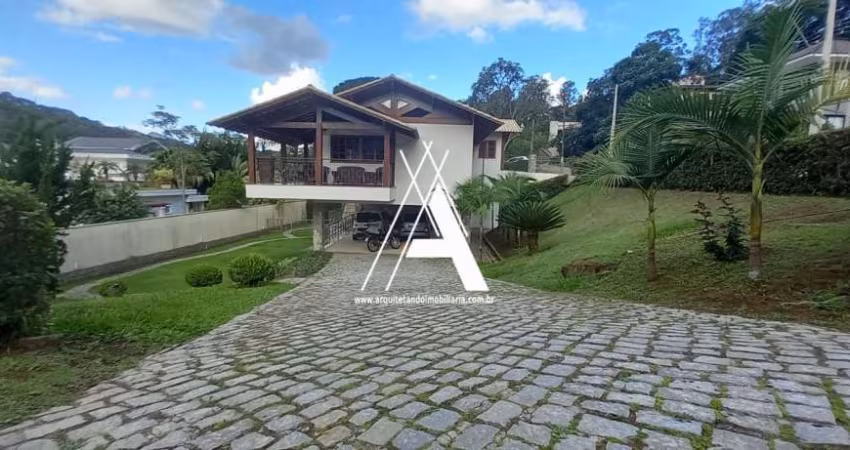 Maravilhosa casa em condomínio fechado em Quebra Frascos, Teresópolis