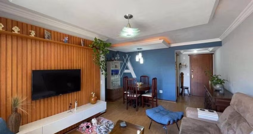 Lindo Apartamento, 2 Quartos (1 Suíte), Varanda fechada (Blindex) com a Sala.