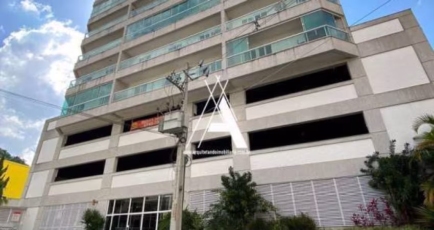 Apartamento amplo, com 2 Quartos(1 Suíte) e 2 Vagas. Varanda. Ótima Área Externa
