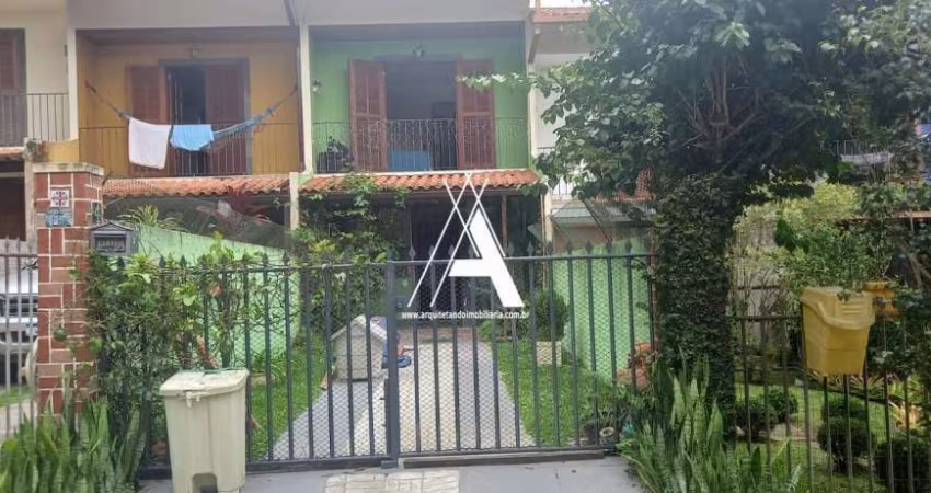 Charmosa casa 3 Quartos em Condomínio cercado pela natureza 15 minutos do Centro
