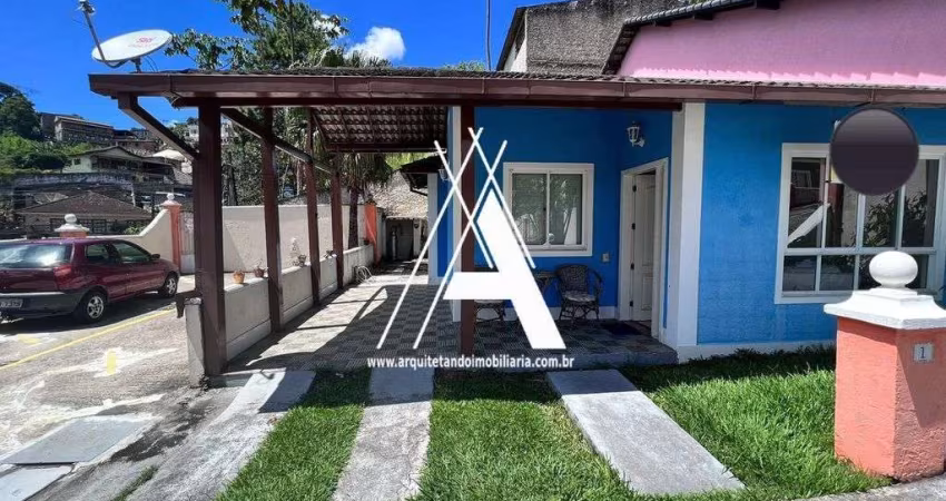 Casa não geminada, em condomínio fechado. 3 Quartos (1 Suíte). Perto do Centro!!