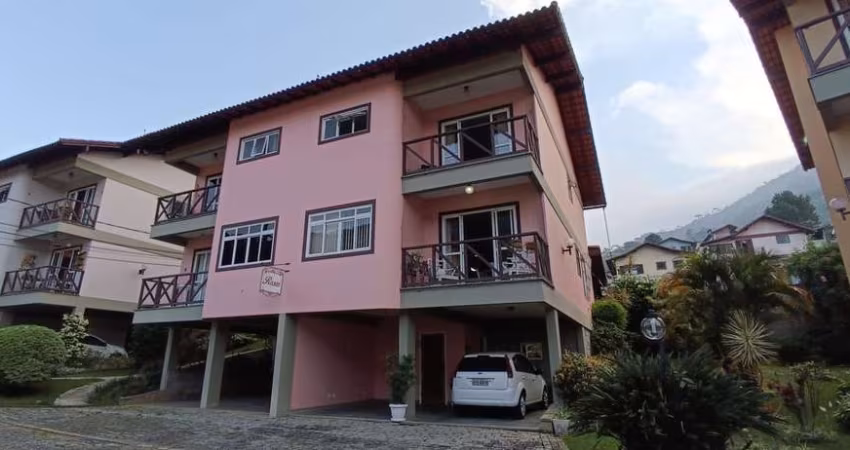 Linda Casa com 3 Suítes + Dependência Completa. Portaria 24hrs. Lazer Completo!