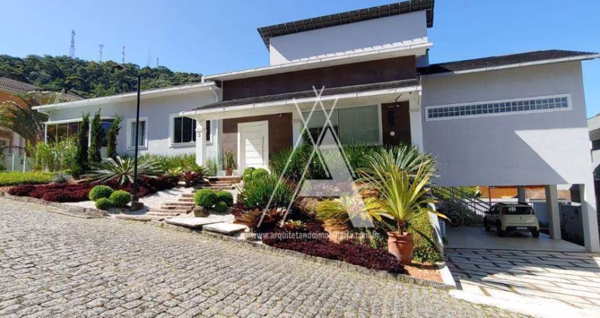 Casa à venda em Teresópolis em condomínio de alto padrão, no bairro Panorama