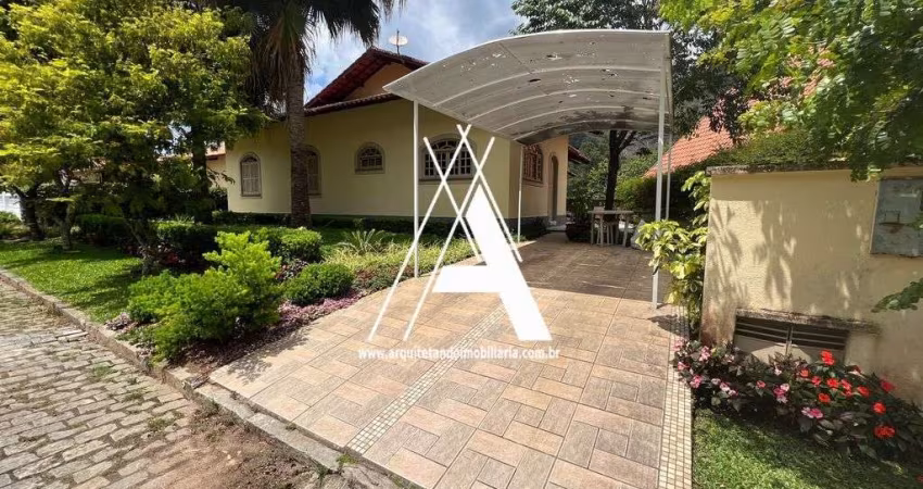 Casa no condomínio a Flor do Imbuí , com 05 quartos