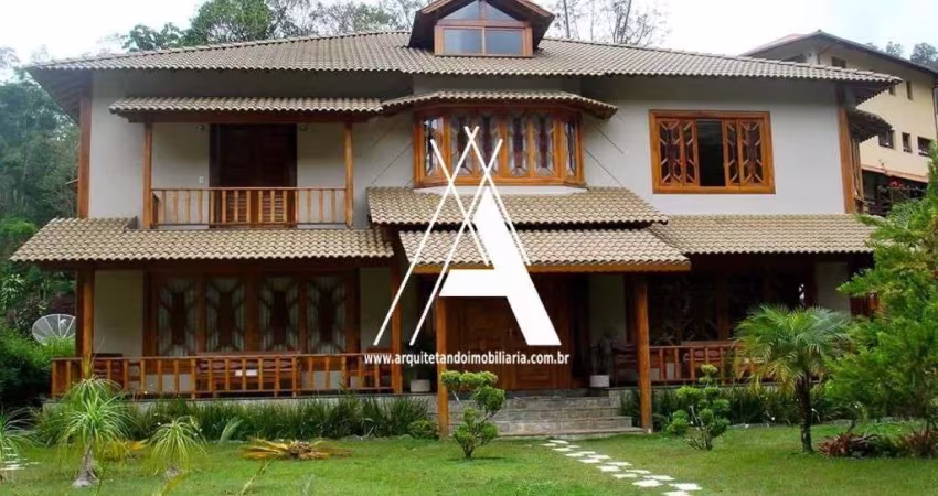 MARAVILHOSA casa de 600m2 c/ 6 quartos (5 suítes) no melhor condomínio da cidade