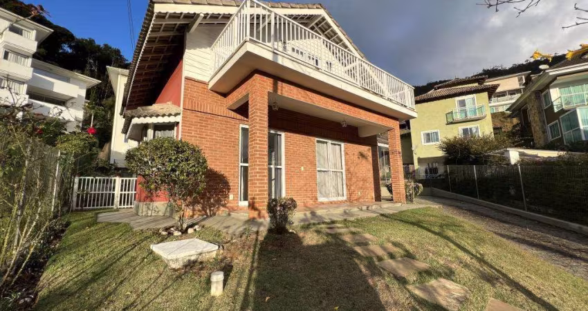Casa à venda em condomínio em Teresópolis no bairro da Tijuca