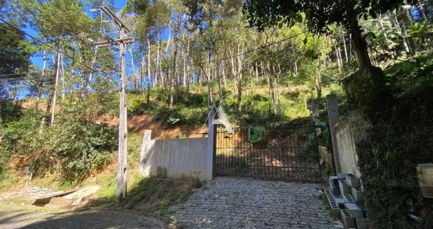 Terreno condomínio fechado, bairro nobre, próximo Granja Comary. Segurança 24h.